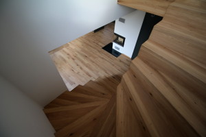 yesfloor, dřevěná podlaha, dřevěné prkna, dřevěná schodiště