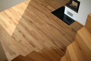 yesfloor, dřevěná podlaha, dřevěné prkna, dřevěná schodiště